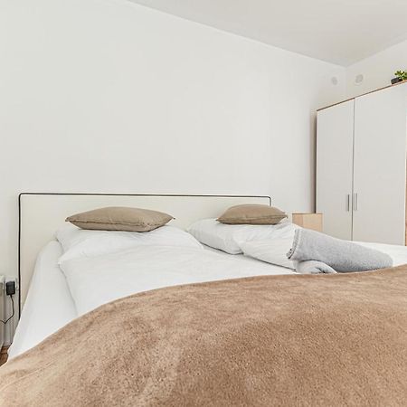 City Vibes: 1Br Apt, 10 Min To Westbahnhof Vienna Exterior photo